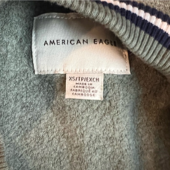 American Eagle Outfitters Green Sweatshirt - Picture 2 of 2